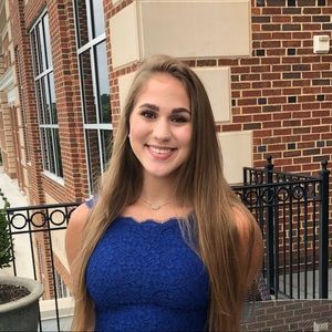 Meet your Posher, Caroline